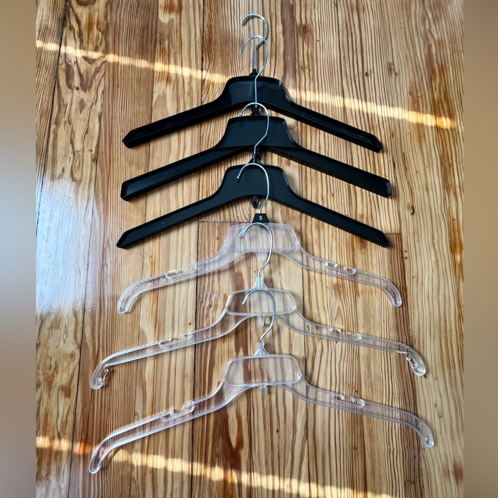 Lot of 6 Swivel Heavy Duty Plastic Hangers (clear & black)